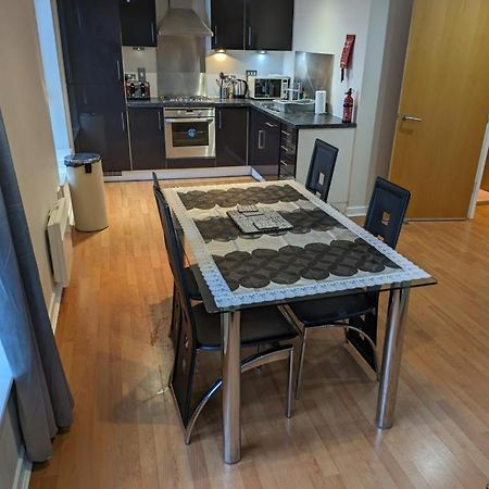 Modern 2 Bed Apartment With Stunning Seaside View EDI Exterior photo